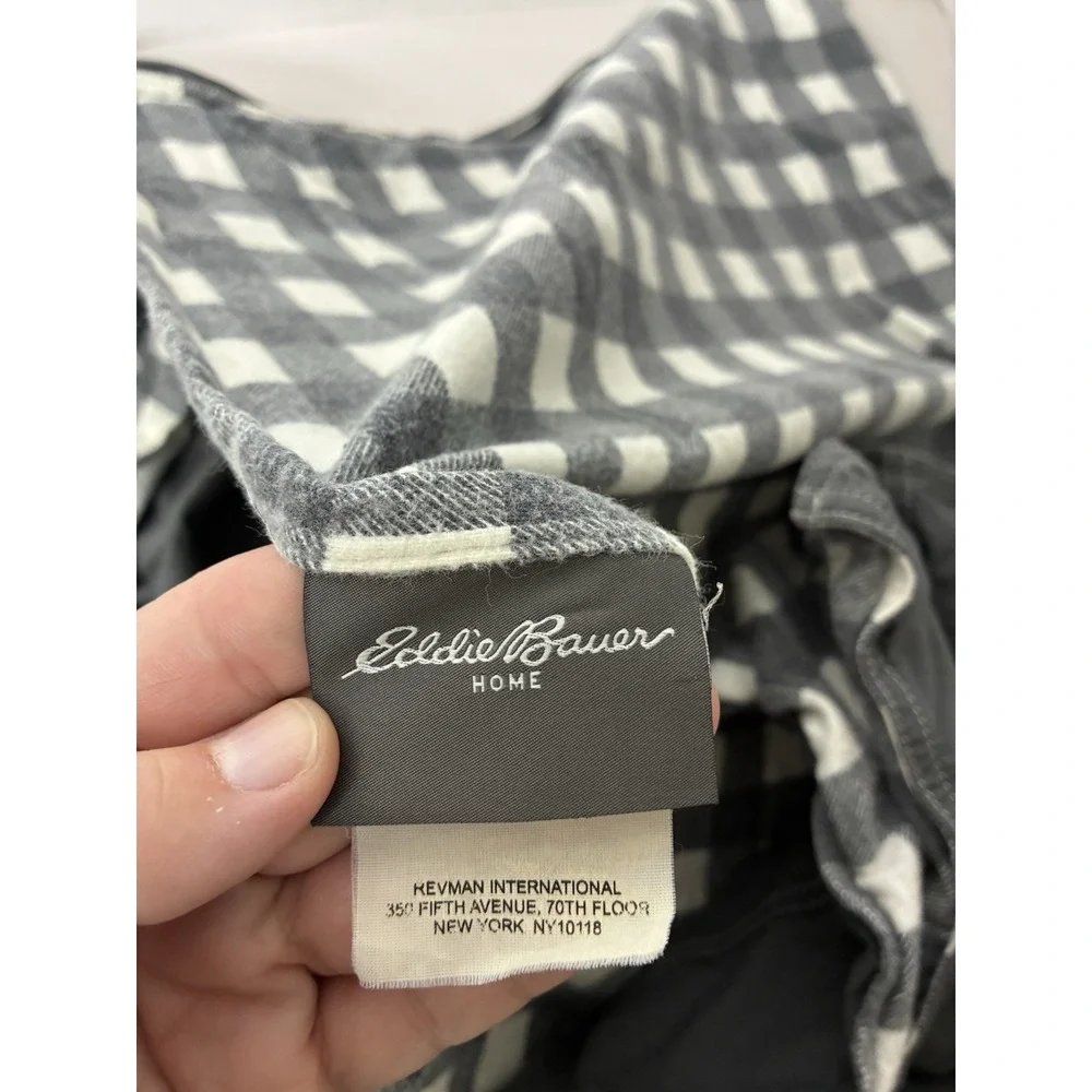 Eddie Bauer Home Lot Of 2 standard size‎ pillow pillowcases Gray Plaid Cotton